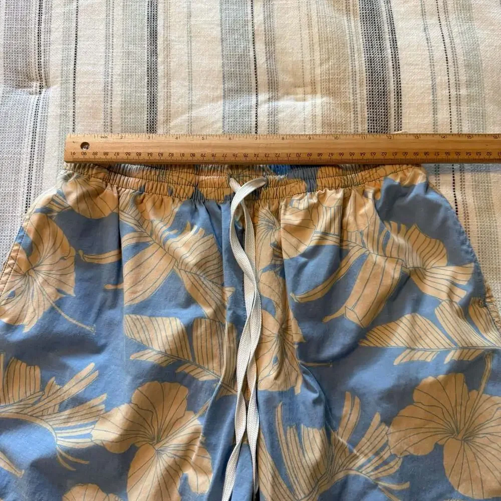 Chubbies Men's Floral Print Swim Trunks 5.5 inch Inseam